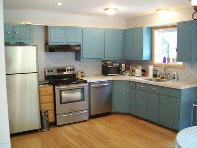 1419 Melrose Terrace unit E-187, East Stroudsburg, PA 18301 - photo 5