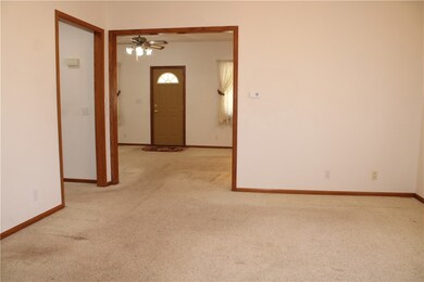 213 N Wood St, Shelbyville, IL 62565 - photo 7
