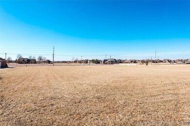 7 S Sky St, Skiatook, OK 74070 - photo 5