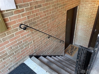 1112 Eagle Feather Cir unit A, Dayton, OH 45449 - photo 2