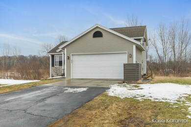 2286 Winston View Dr NE unit 7, Cedar Springs, MI 49319 - photo 3