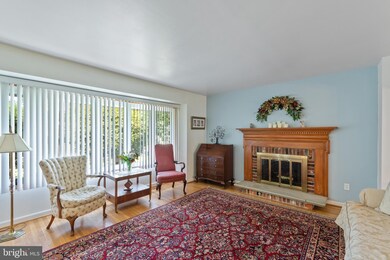 519 Whitman Dr, Blackwood, NJ 08012 - photo 6