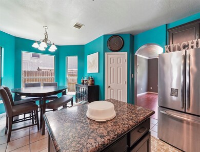 Nice island w/granite & power