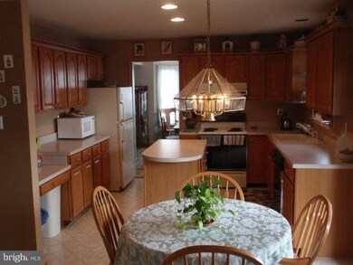 475 Dominique Ct, Sykesville, MD 21784 - photo 3