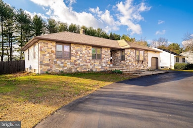 9 Leshin Ln, Hightstown, NJ 08520 - photo 5