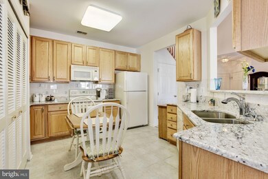 7815 Oxford Dr unit J, Elkridge, MD 21075 - photo 5