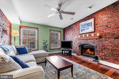 102-22 Church St unit 402, Philadelphia, PA 19106 - photo 2