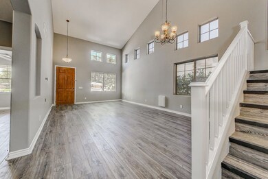 108-FrontRoom_4
