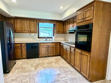 1015 Mcphail Ave, Aurora, MO 65605 - photo 7