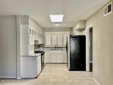 2709 Frankfort Ave unit A, El Paso, TX 79930 - photo 2