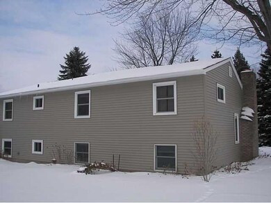 Exterior Back Brand new vinyl siding and newer roo
