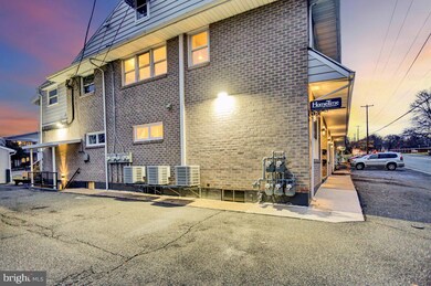 931 N Hanover St unit FLOOR 1, Pottstown, PA 19464 - photo 3