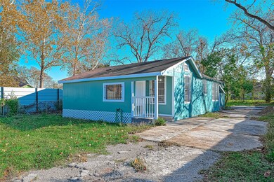 208 Luther St, Houston, TX 77076 - photo 3