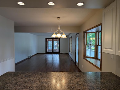 121 W Rowena St, Ivanhoe, MN 56142 - photo 2