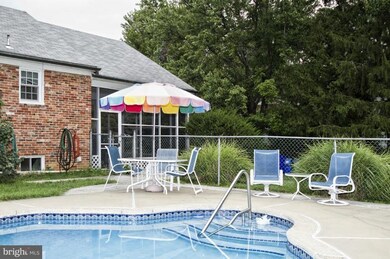 3417 Oakhurst Dr, Burtonsville, MD 20866 - photo 4