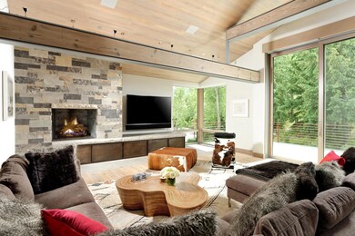 4 Living Room