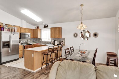 10_DiningKitchen