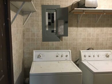 2109 S Vine St, Muncie, IN 47302 - photo 7