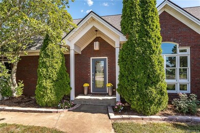 5724 Pond Ridge Cir, Georgetown, IN 47122 - photo 2