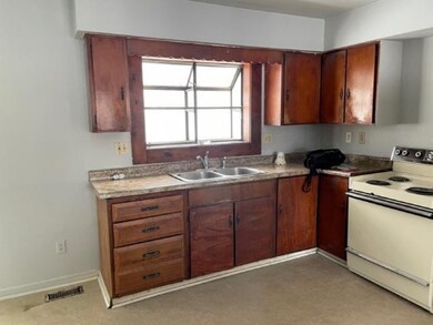 Kitchen b