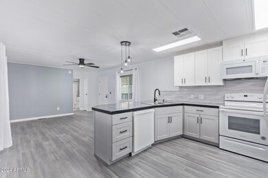 Kitchen/living room