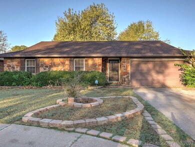 2608 S Sycamore Ave, Broken Arrow, OK 74012 - photo 2
