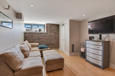 Parris Landing unit 5518, Charlestown, MA 02129 - photo 5