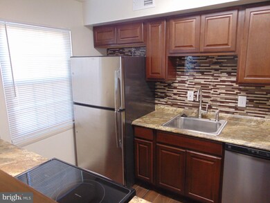 9634 Hagel Cir unit C, Lorton, VA 22079 - photo 7