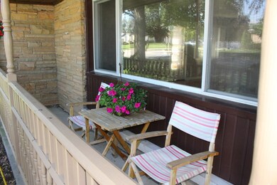 594 S Edgewood Ave, Elmhurst, IL 60126 - photo 2