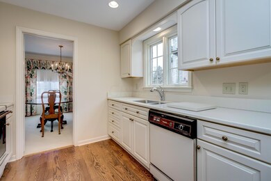 3521 Avignon Place-10