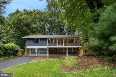 7614 Hamilton Spring Rd, Bethesda, MD 20817 - photo 2