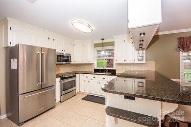 162 Shady Stream Dr, Statesville, NC 28625 - photo 2