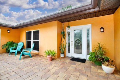 Front Courtyard/Entry