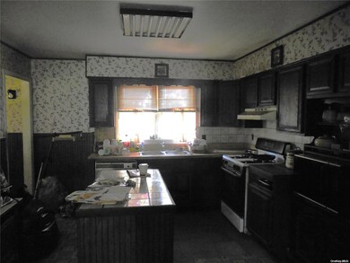 375 Factory Ave, Mattituck, NY 11952 - photo 6