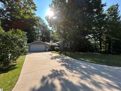 20854 Red Oak Dr, Lake Ann, MI 49650 - photo 6