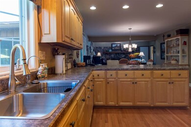 8344 Lancaster Dr, Newburgh, IN 47630 - photo 5