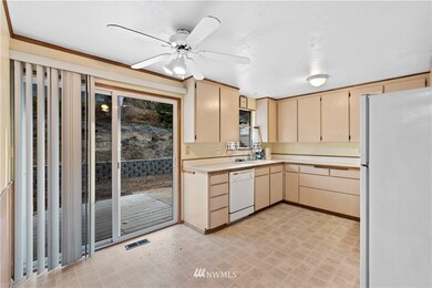 909 N Baker Ave, East Wenatchee, WA 98802 - photo 7