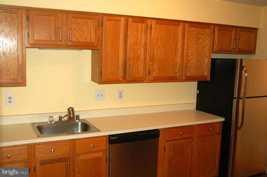 10460 Paradise Ct unit 16, Manassas, VA 20109 - photo 4