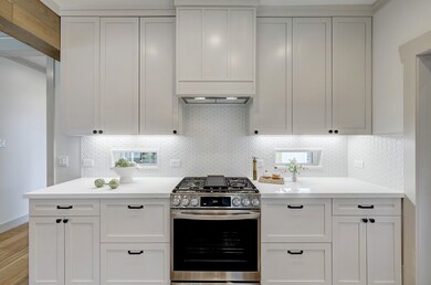 You are going to love cooking in this stunning kit