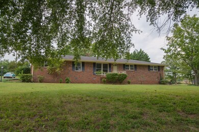 405 Cloverdale Rd, Shelbyville, TN 37160 - photo 3
