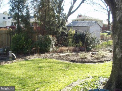 1005 Country Club Dr NE, Vienna, VA 22180 - photo 7