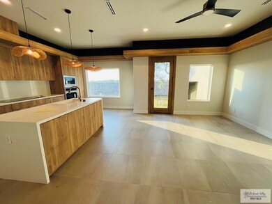 706 W Juniper Dr unit A, Harlingen, TX 78552 - photo 3