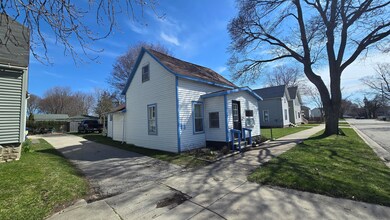 284 3rd St, Manistee, MI 49660 - photo 4