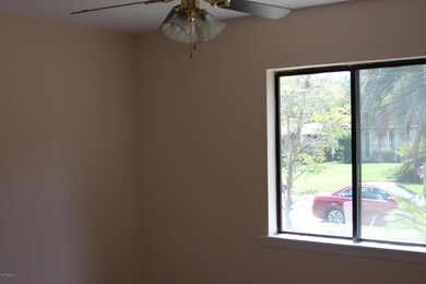 7035 Holiday Hill Ct, Jacksonville, FL 32216 - photo 6