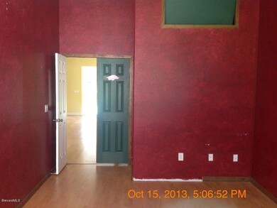 Family Room (2)