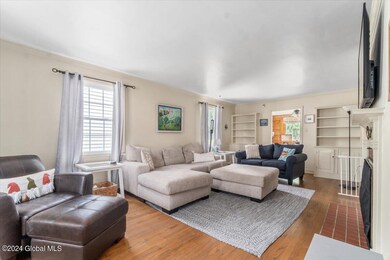 1552 Myron St, Schenectady, NY 12309 - photo 5