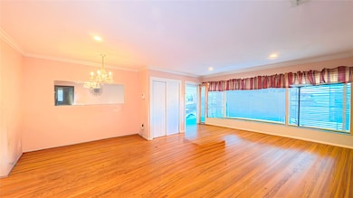 6158 Ridgeway Dr, Houston, TX 77033 - photo 2