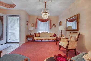 FORMAL LIVING/DINING ROOM