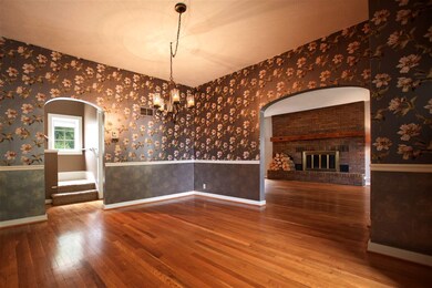 315 W 11th St, Auburn, IN 46706 - photo 7