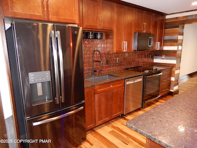 135 N 5th St unit 9, Stroudsburg, PA 18360 - photo 5